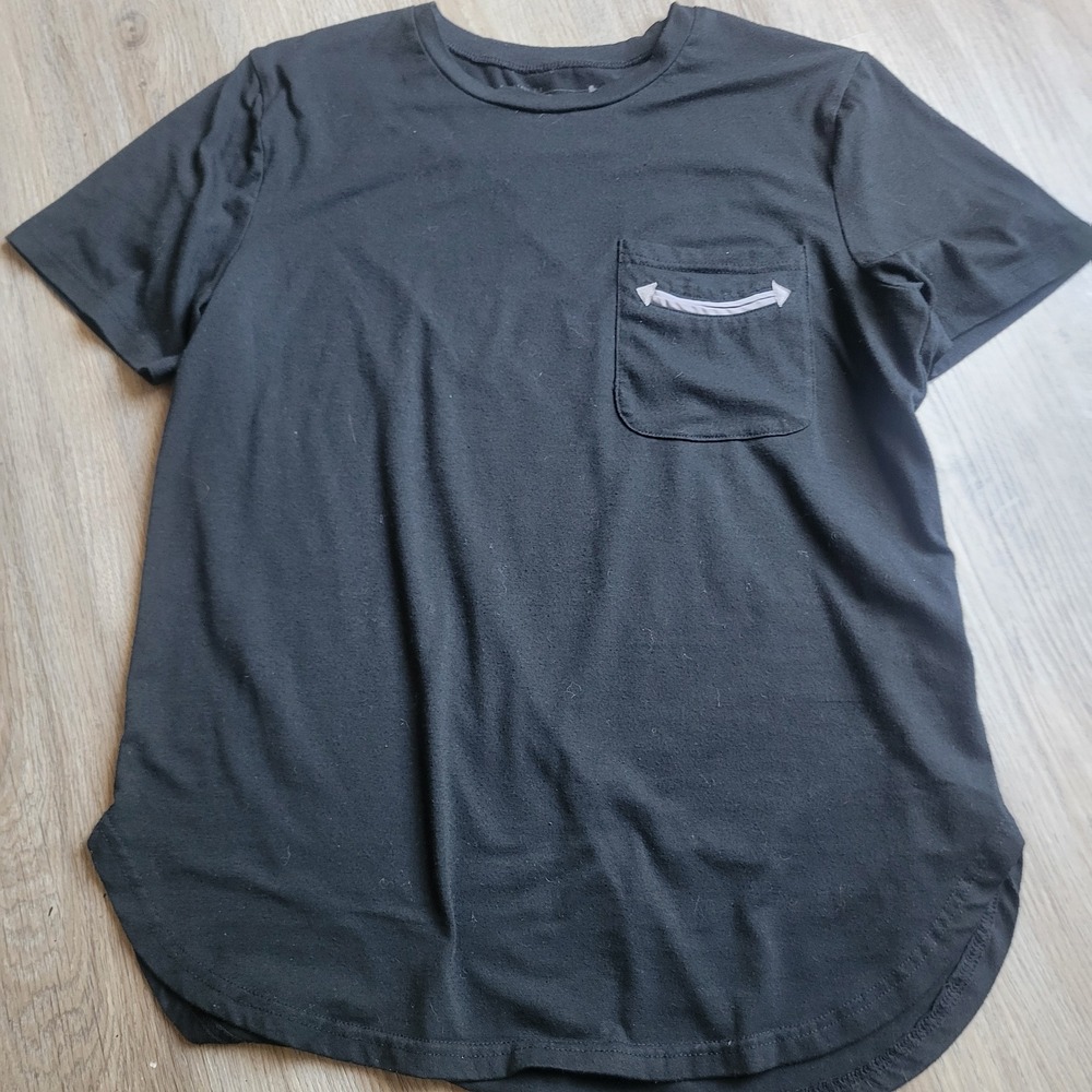 Two Fly Women T-Shirt Medium Black Poly Blend Casual Pocket Curved Hem Tee